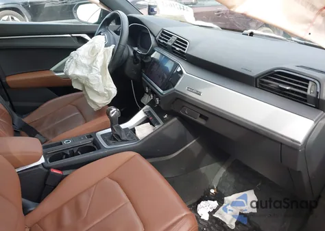 2021 Audi Q3 Premium 40 Tfsi Quattro Tiptronic z USA, uszkodzony, nr VIN WA1AUCF38M1120232